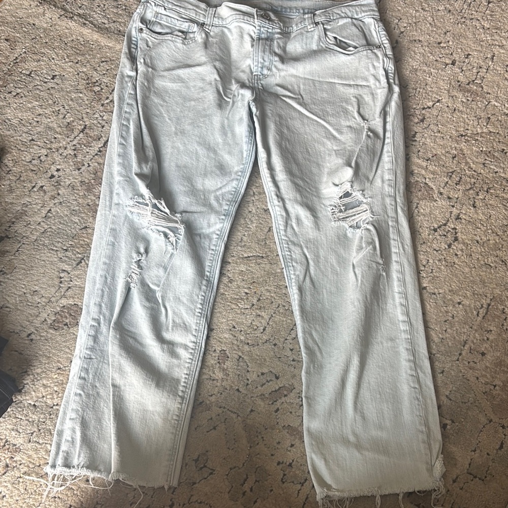 Distressed Light wash Women Jeans
